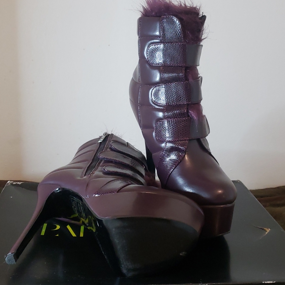 Platform Boot w/Fur - Picture 5 of 7